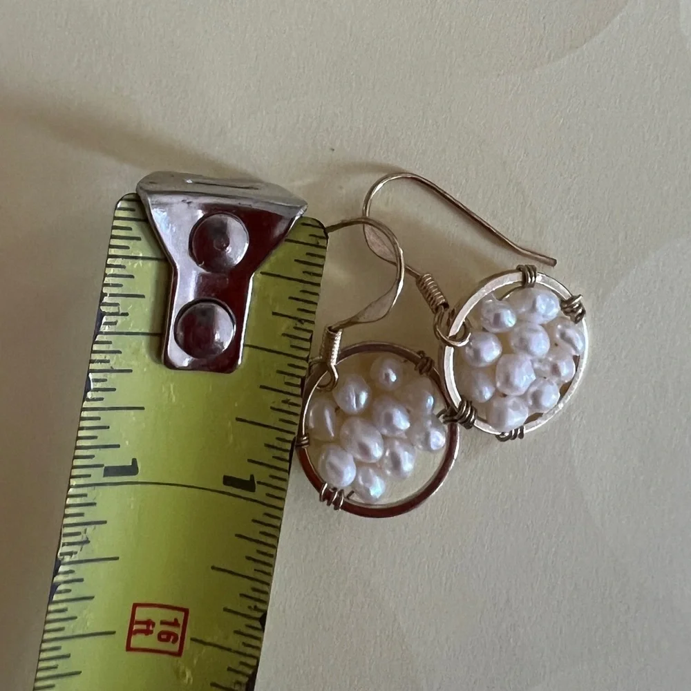 Gold and fresh water pearl earrings - Picture 3 of 3